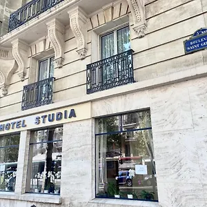 Studia , Paris France